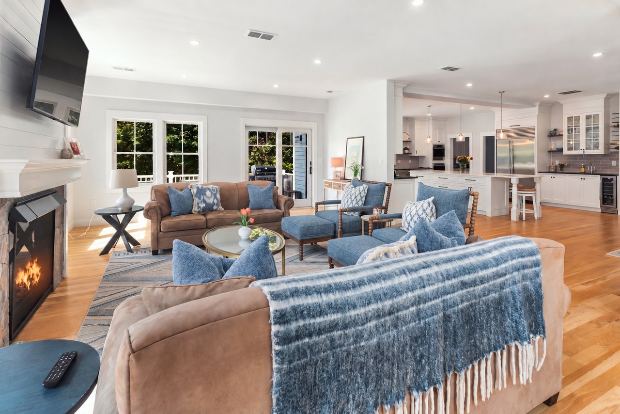A Reimagined Turn-of-the-Century Carriage House in Cohasset, MA