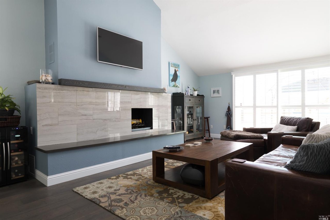154 Renfrew Ct