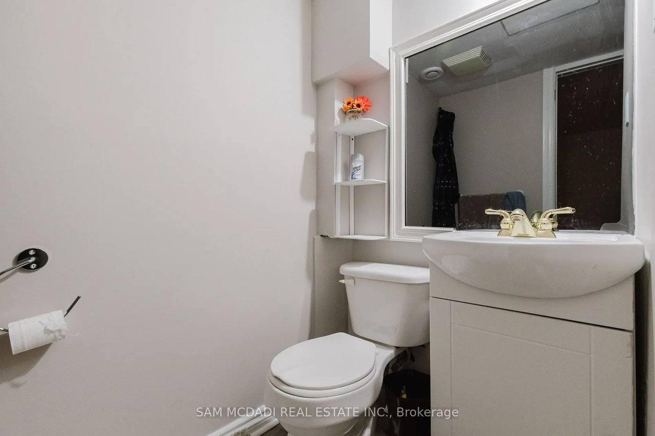 Single Office - 728 Main St E