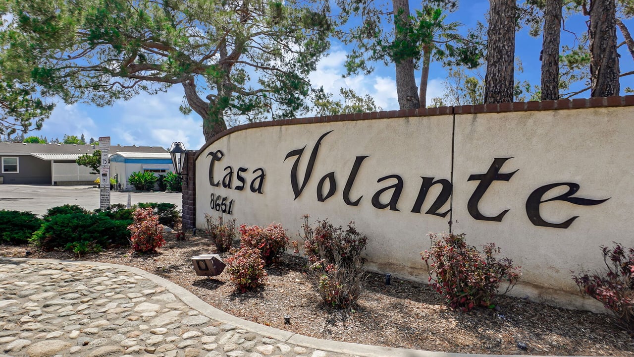 8651 Foothill Boulevard 35