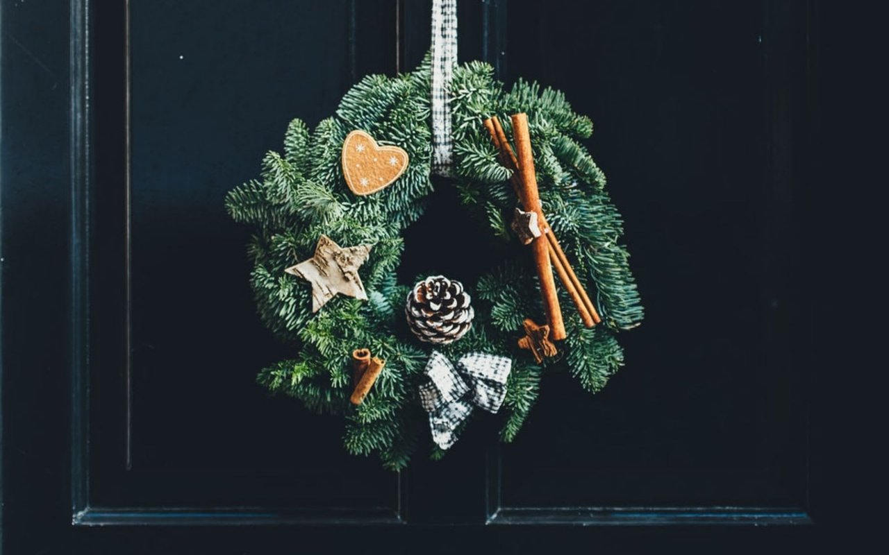 Festive Wreaths and Garlands at Home