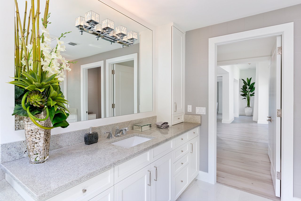 2367 Queen Palm Road