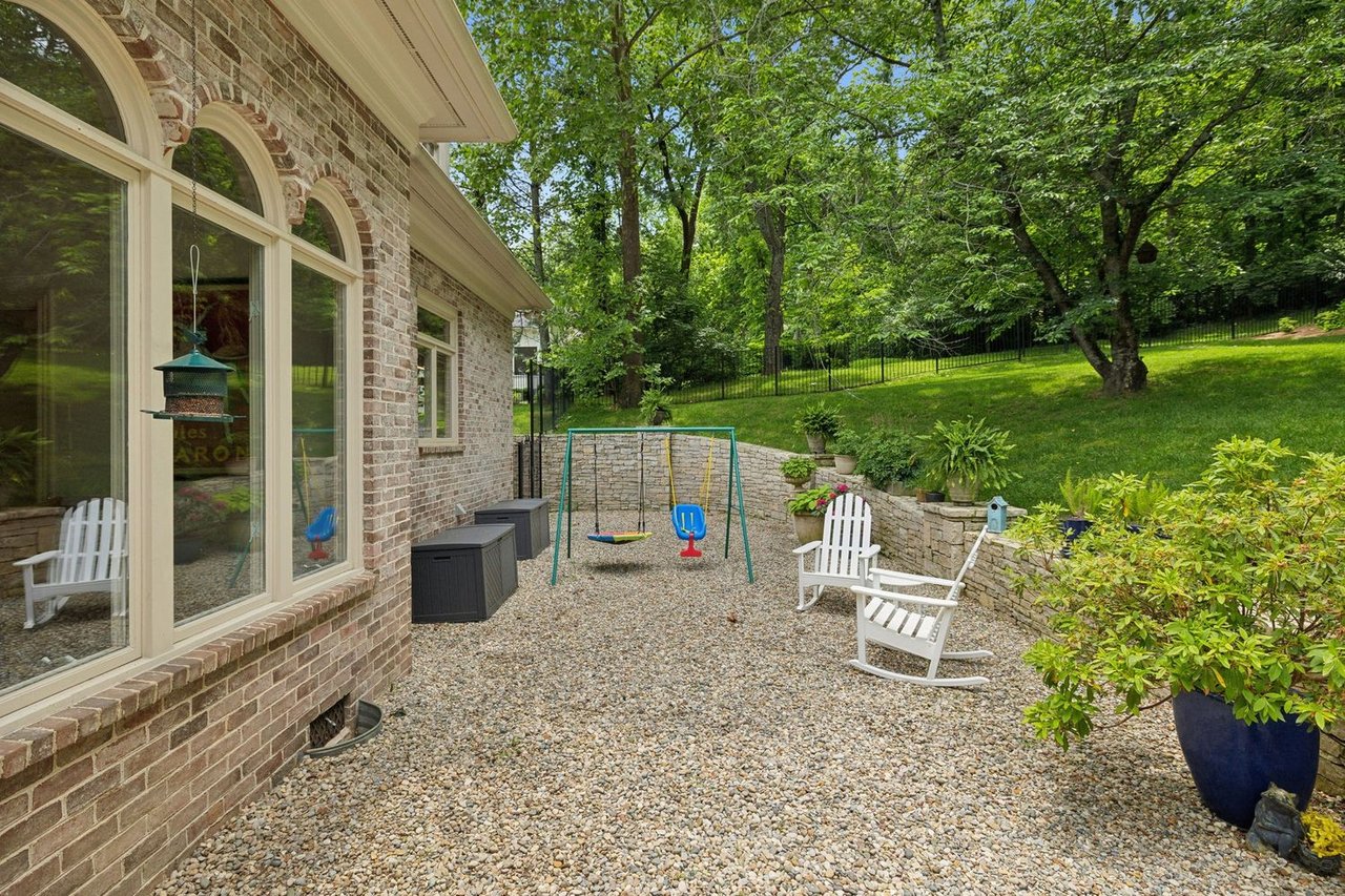 915 Calloway Dr