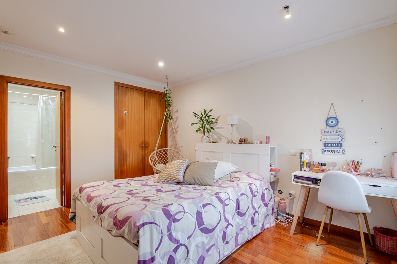 Luxury Four-bedroom Villa in Porto