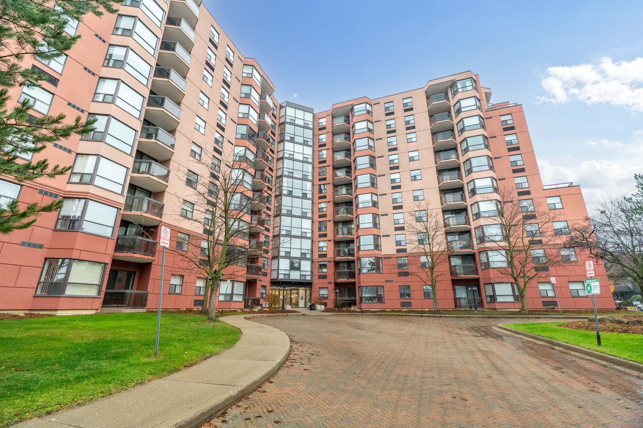 beautiful 2 bedroom 2 bath Condo in downtown London