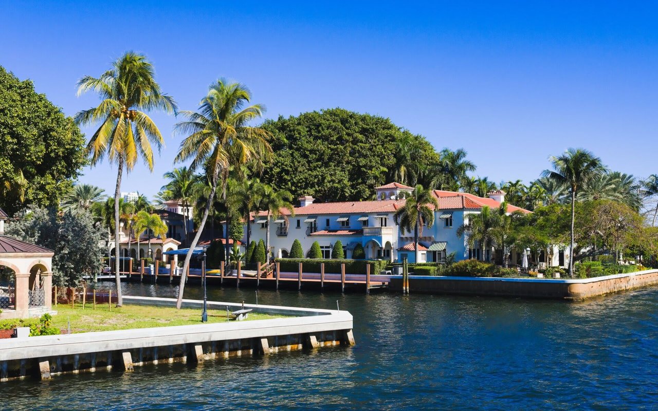 Esplanade at Hacienda Lakes