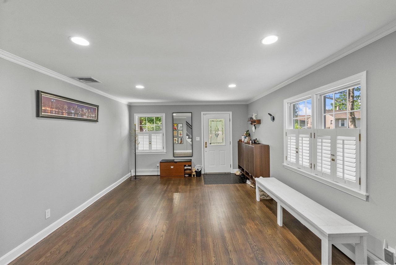 200 Hillside Ave, River Edge, NJ 07661