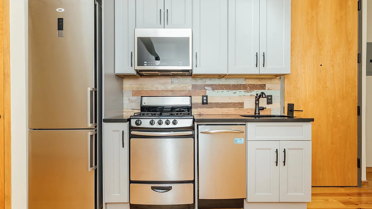208 Starr Street 2L
