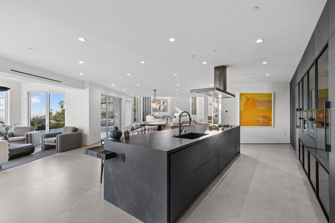 9270 Kinglet Dr, Hollywood Hills