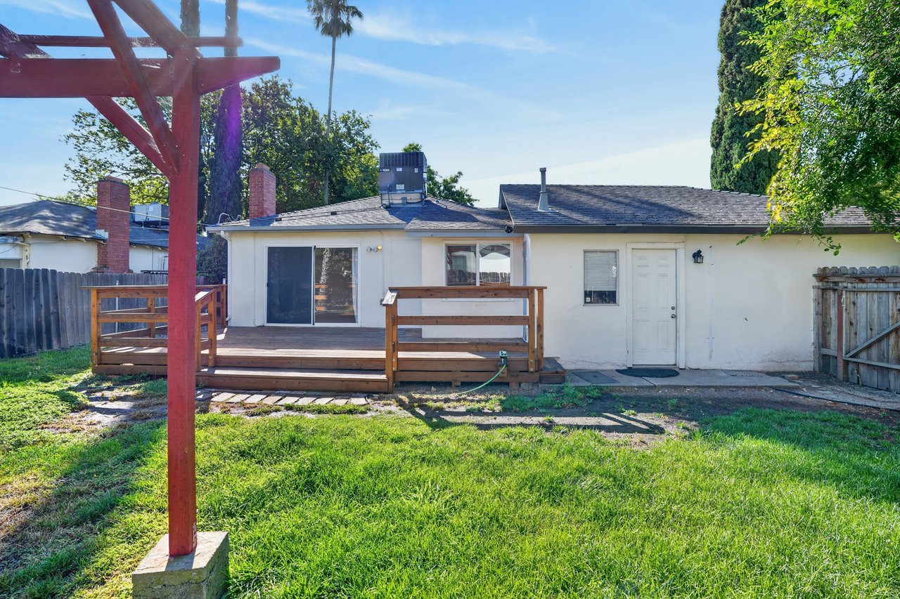 2121 50th Ave