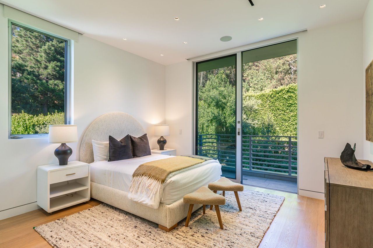 9011 Alto Cedro Dr, Beverly Hills