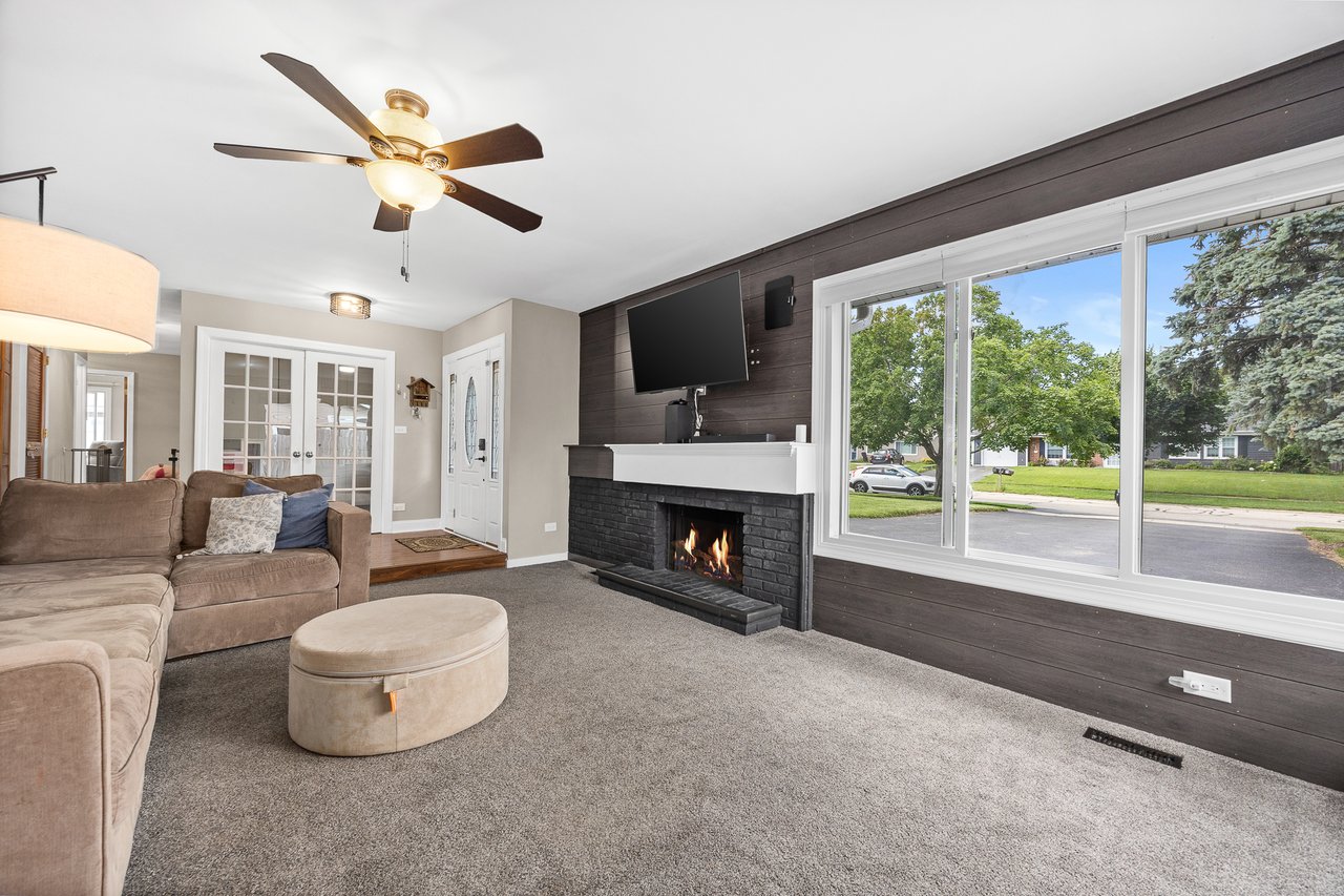 230 Plymouth Ln 