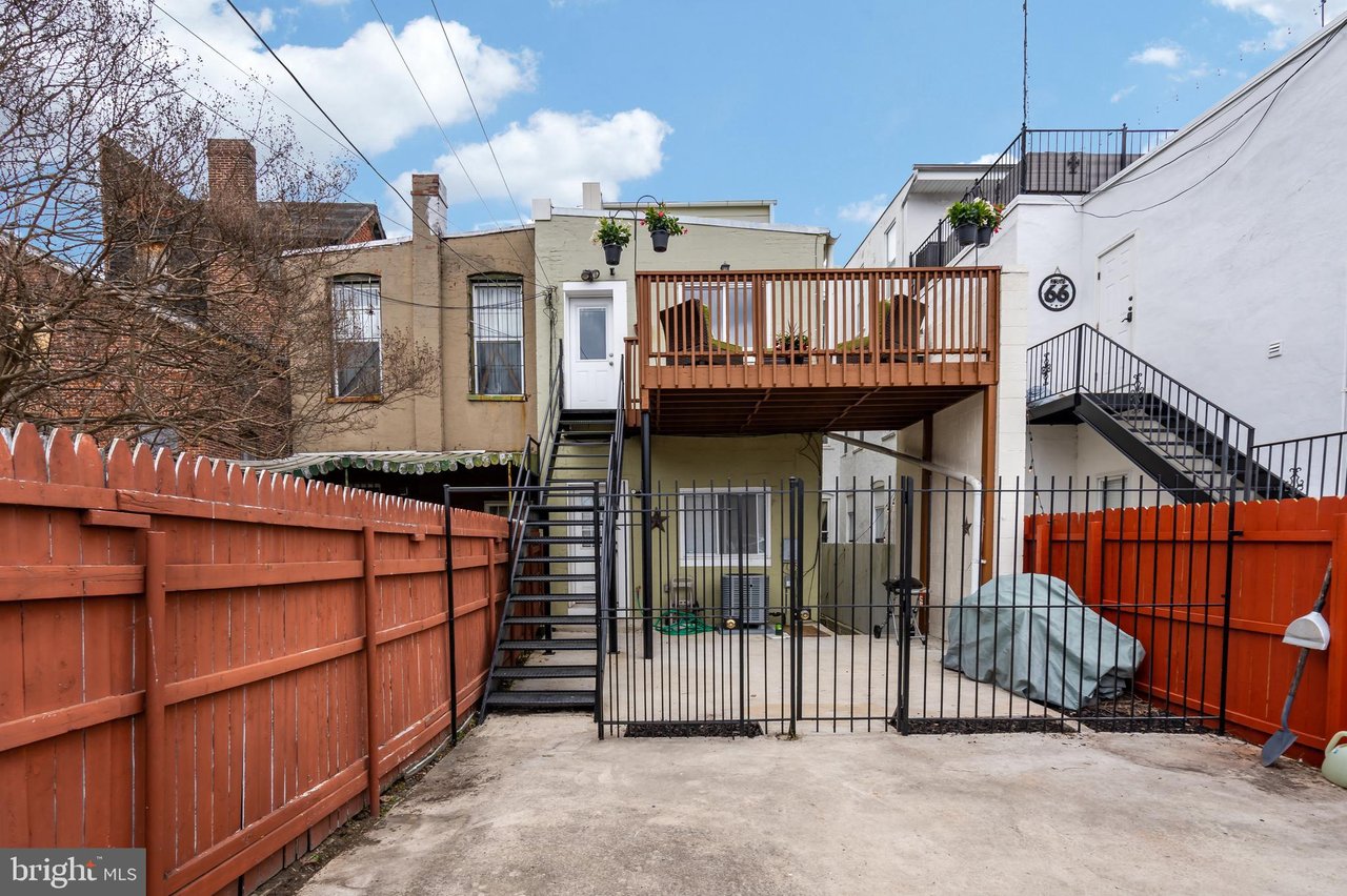 322 T St NW #2