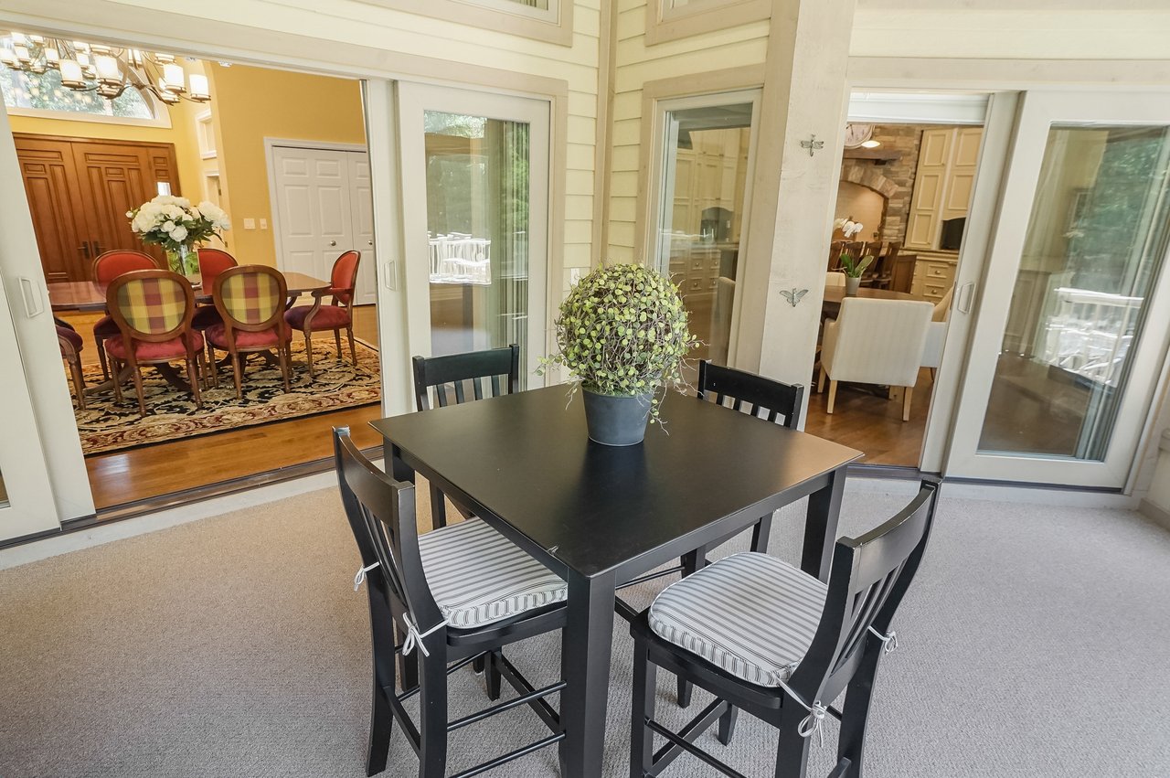 12172 Woodline