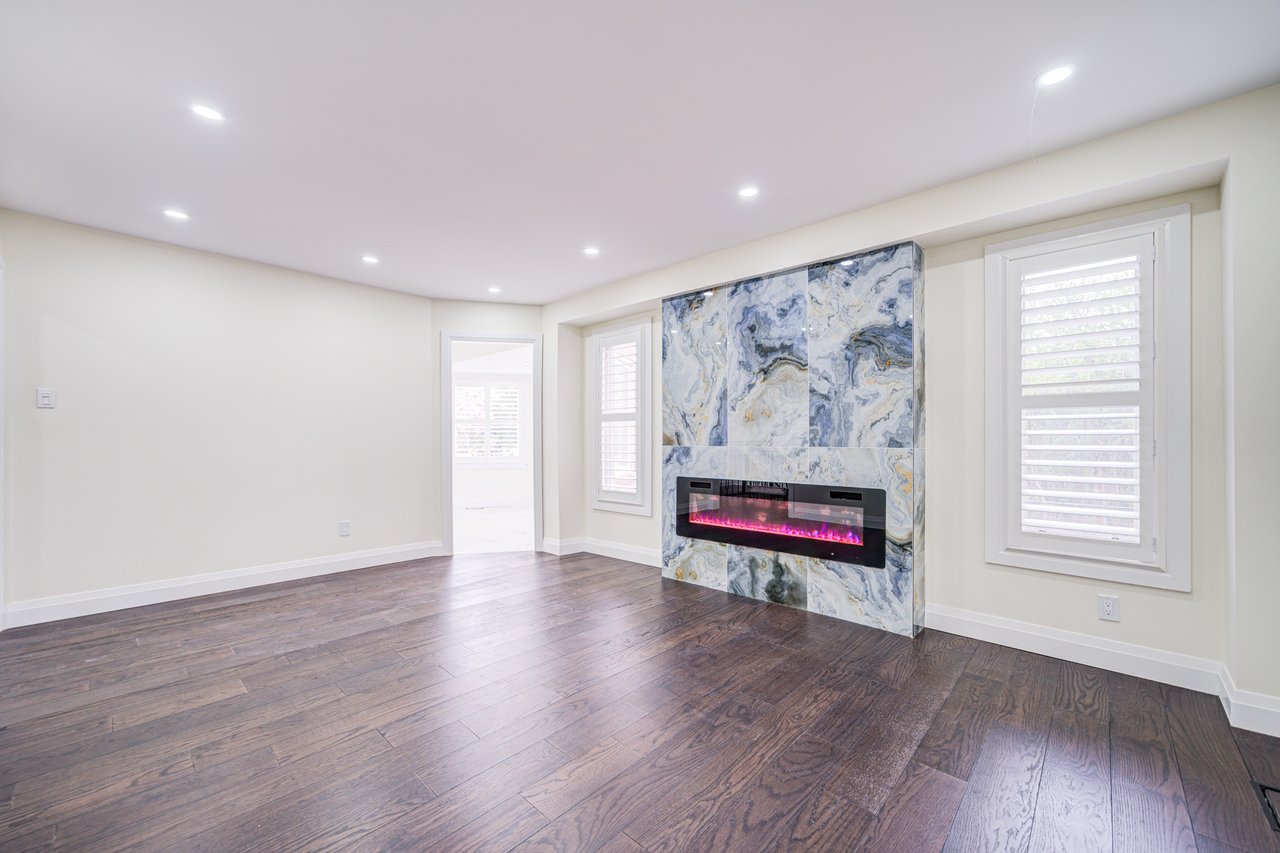 1126 Berkshire Crt