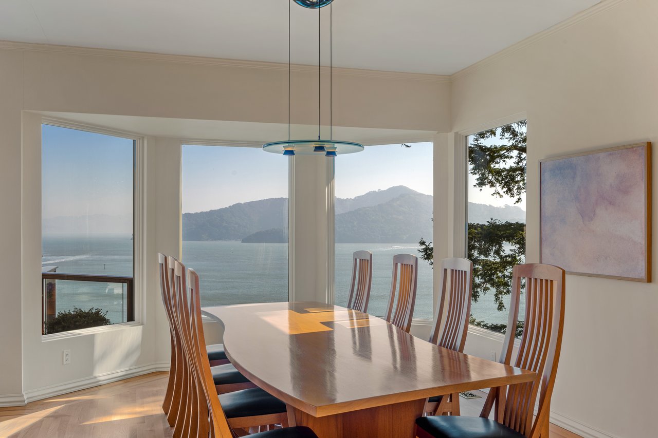 Picturesque Bay Views on Belvedere Island