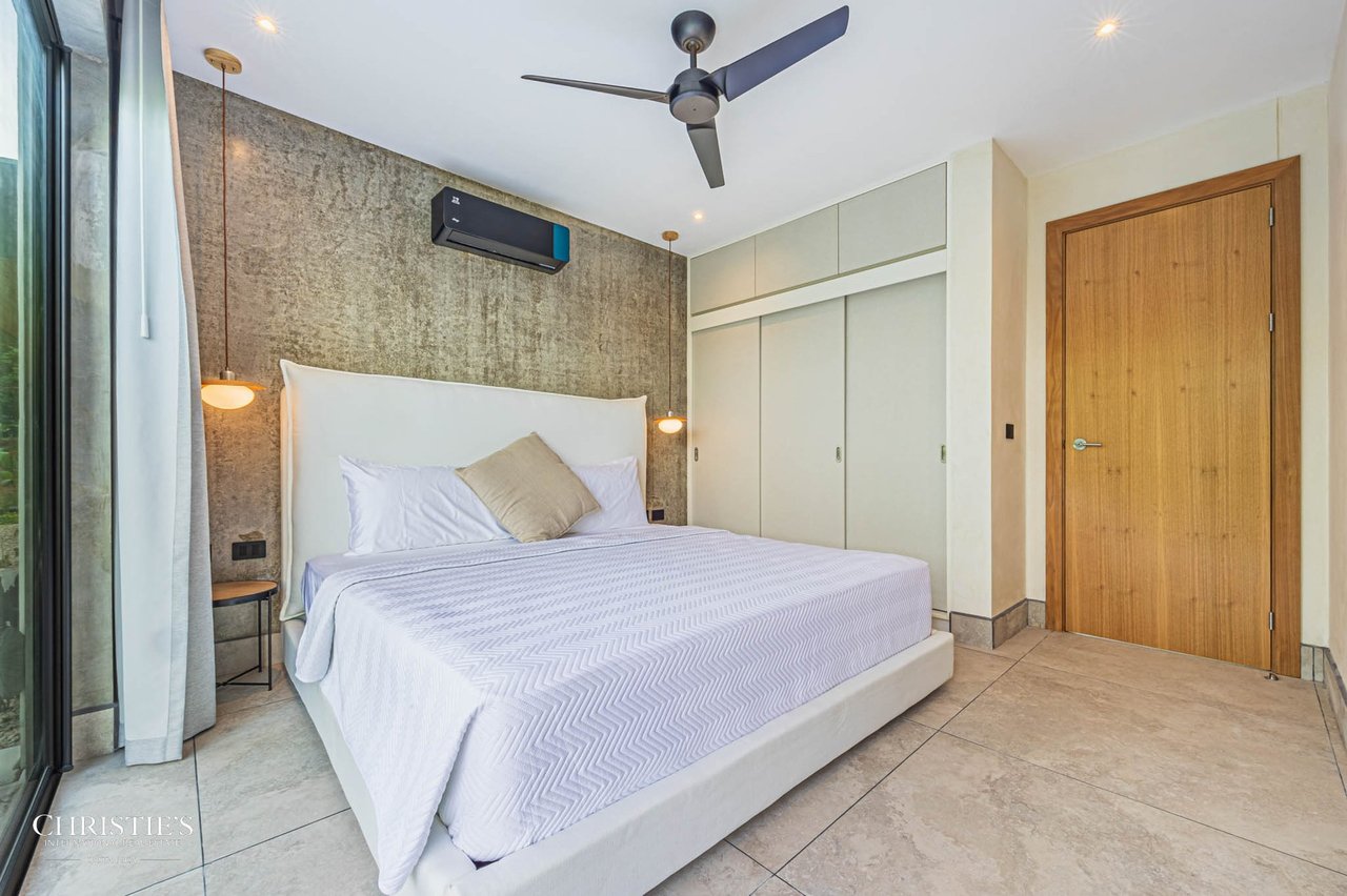 Brand New Contemporary Tropical Villa Overlooking the Iconic Whale’s Tail