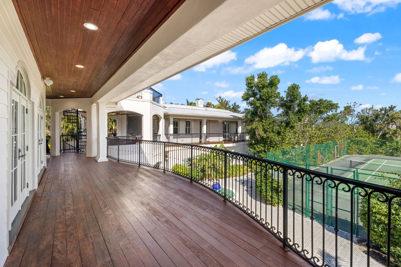 16475 Captiva Dr