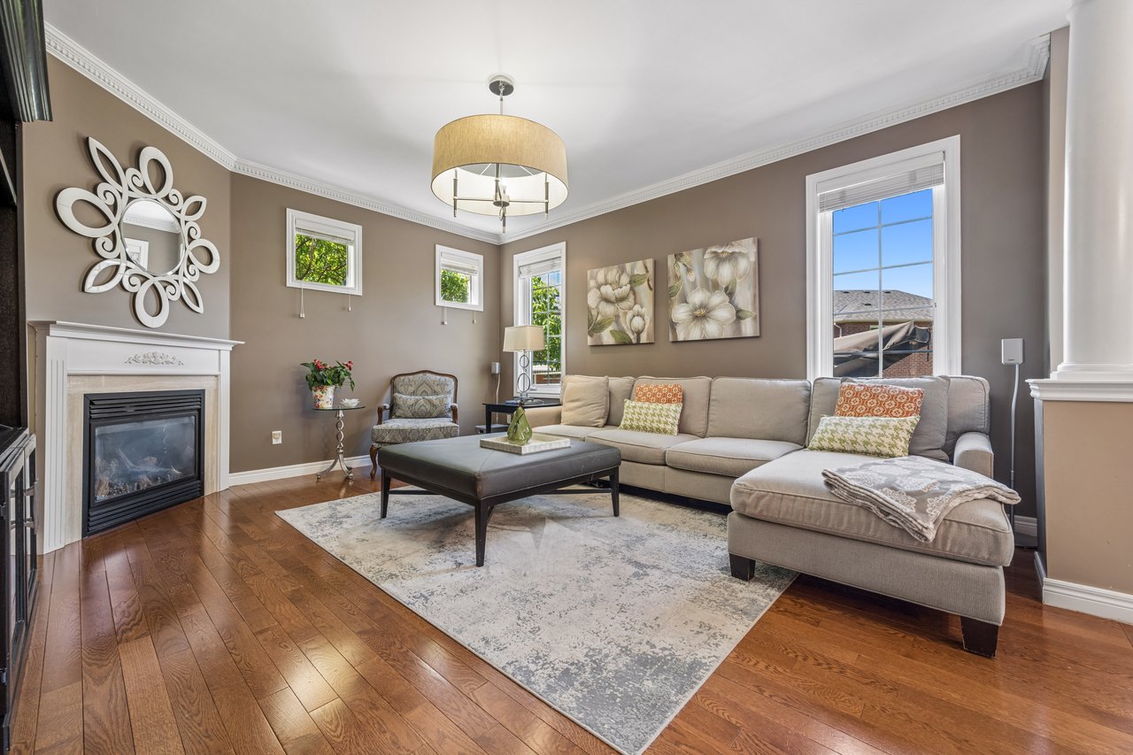2283 Briargrove Circle, Oakville, ON