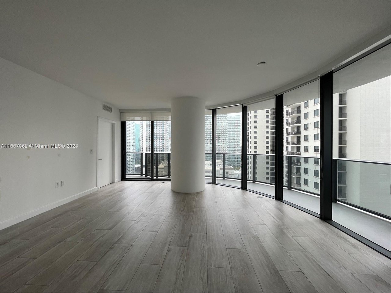 55 SW 9th St Unit #1906