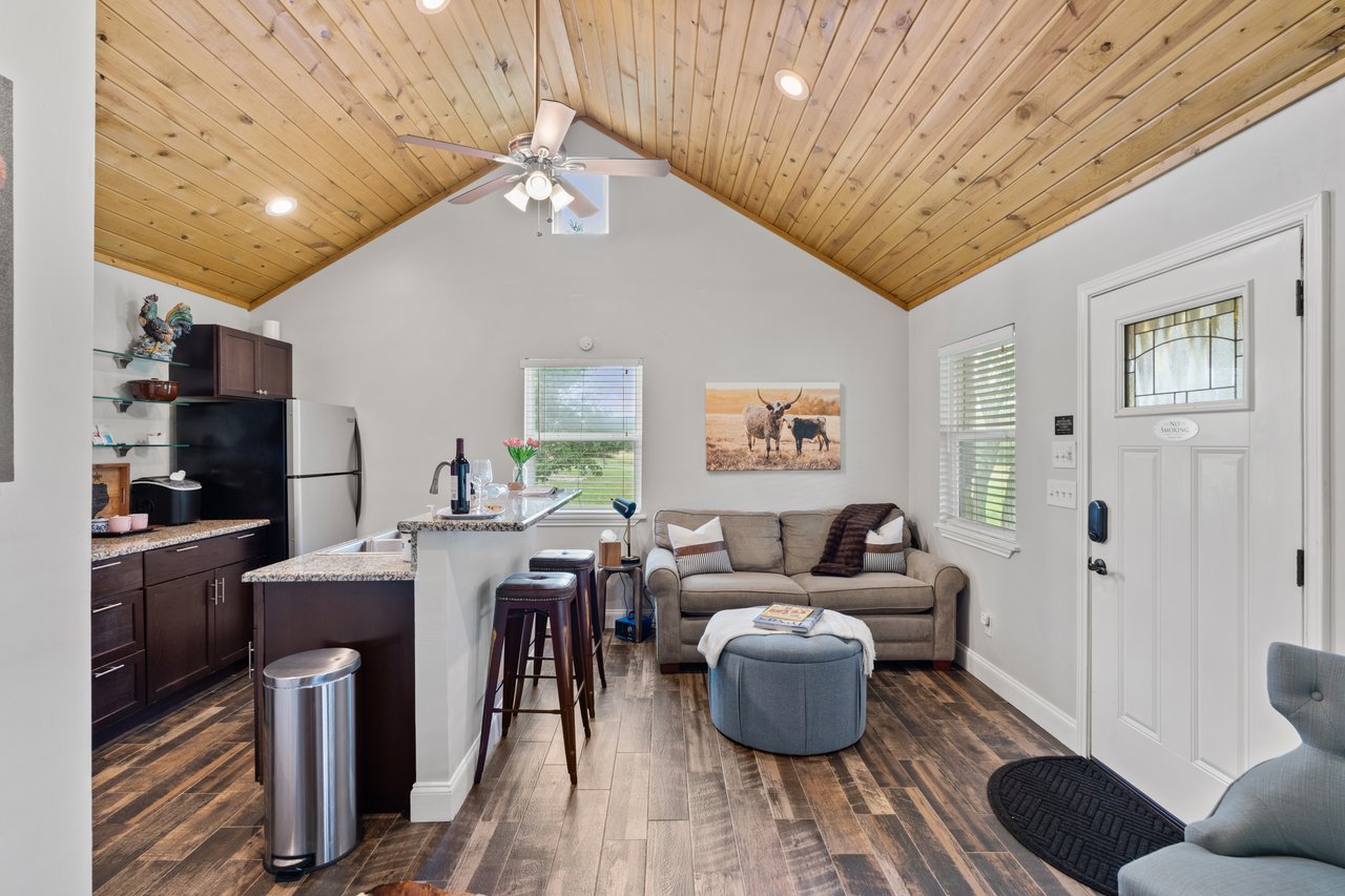 14909-B Fitzhugh Road
