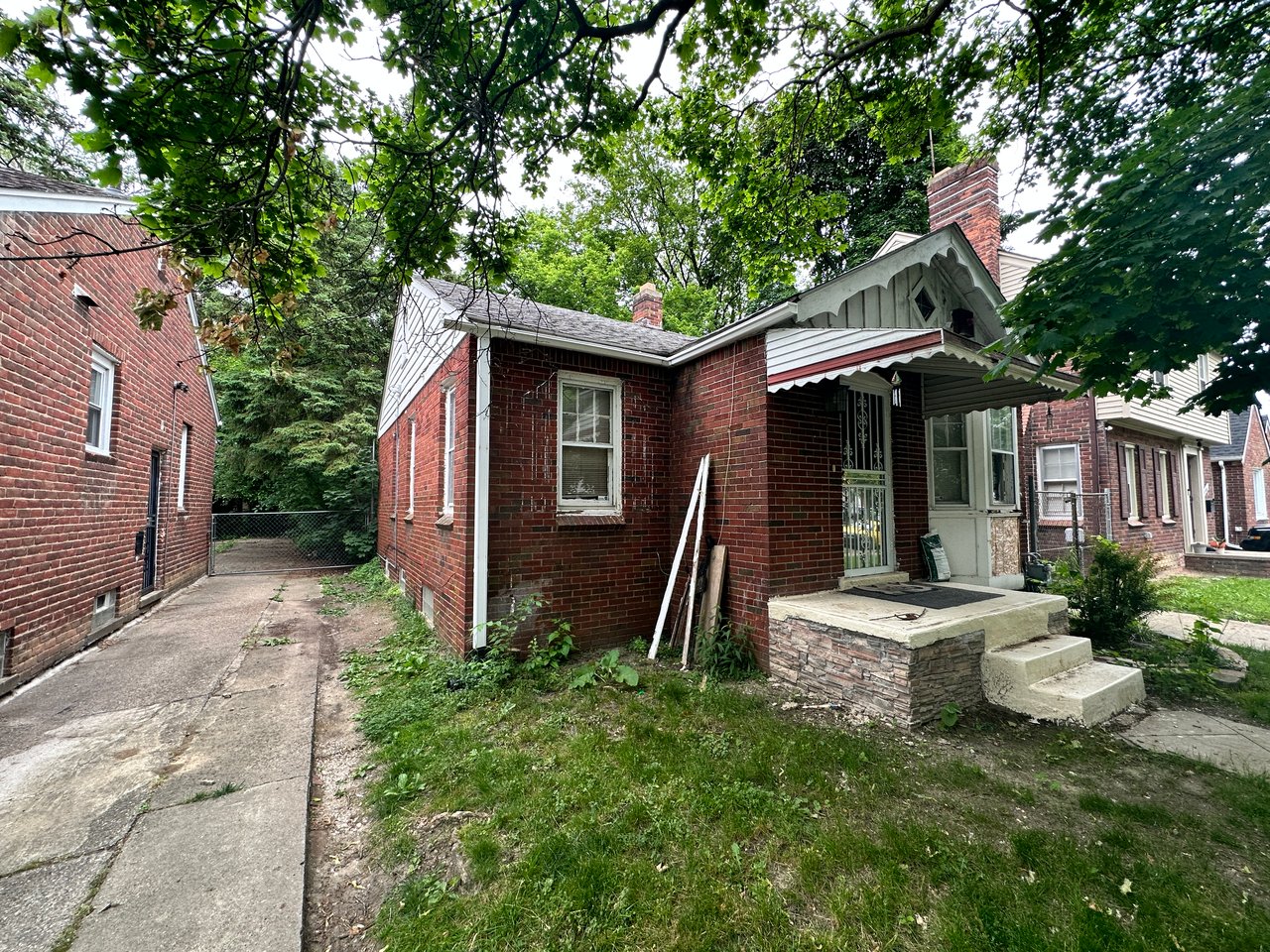 16592 Saint Marys St