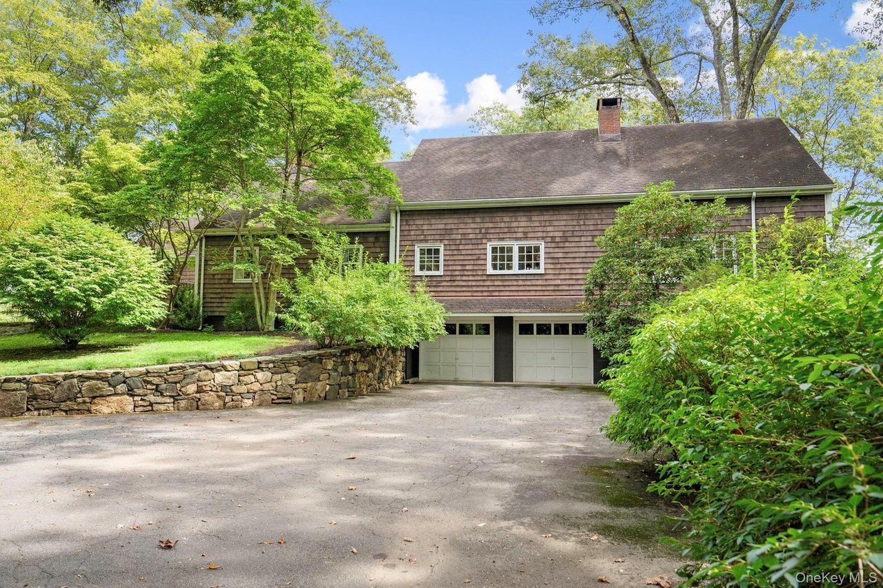 93 Cross Pond Rd