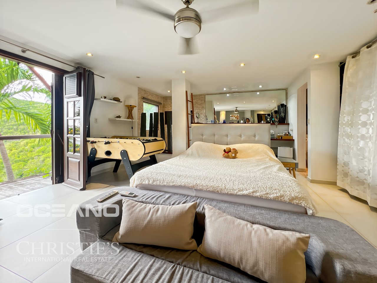 Almond Grove Villa – Ocean and Hillside Views – OCEANO Christie’s International Real Estate