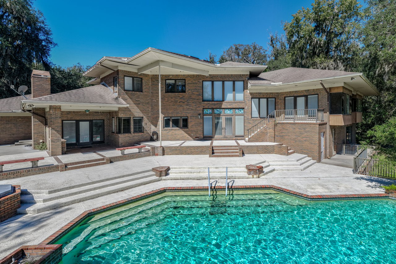 18728 LAKE IOLA RD
