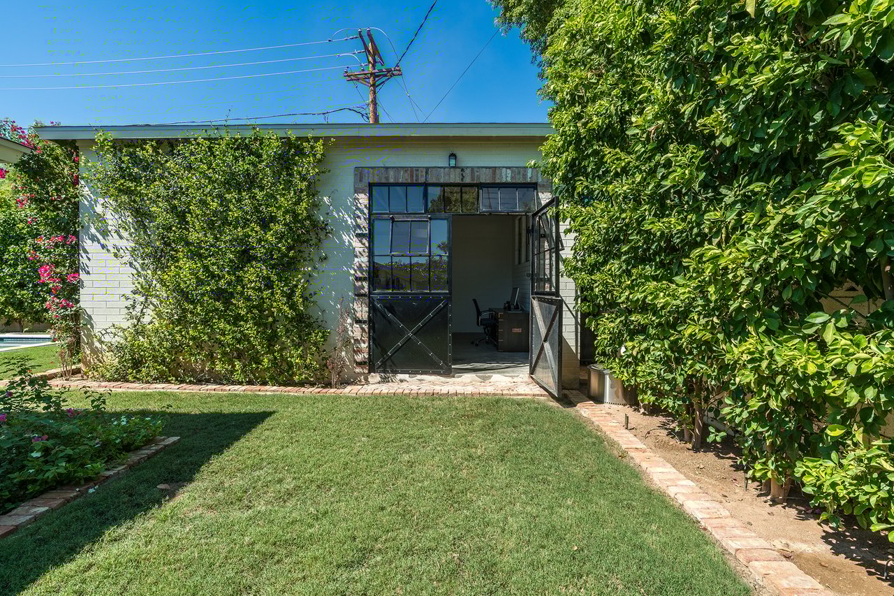 3628 N 49TH Place