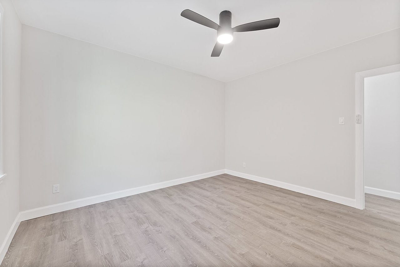 24 Shallmar Blvd Unit: 305