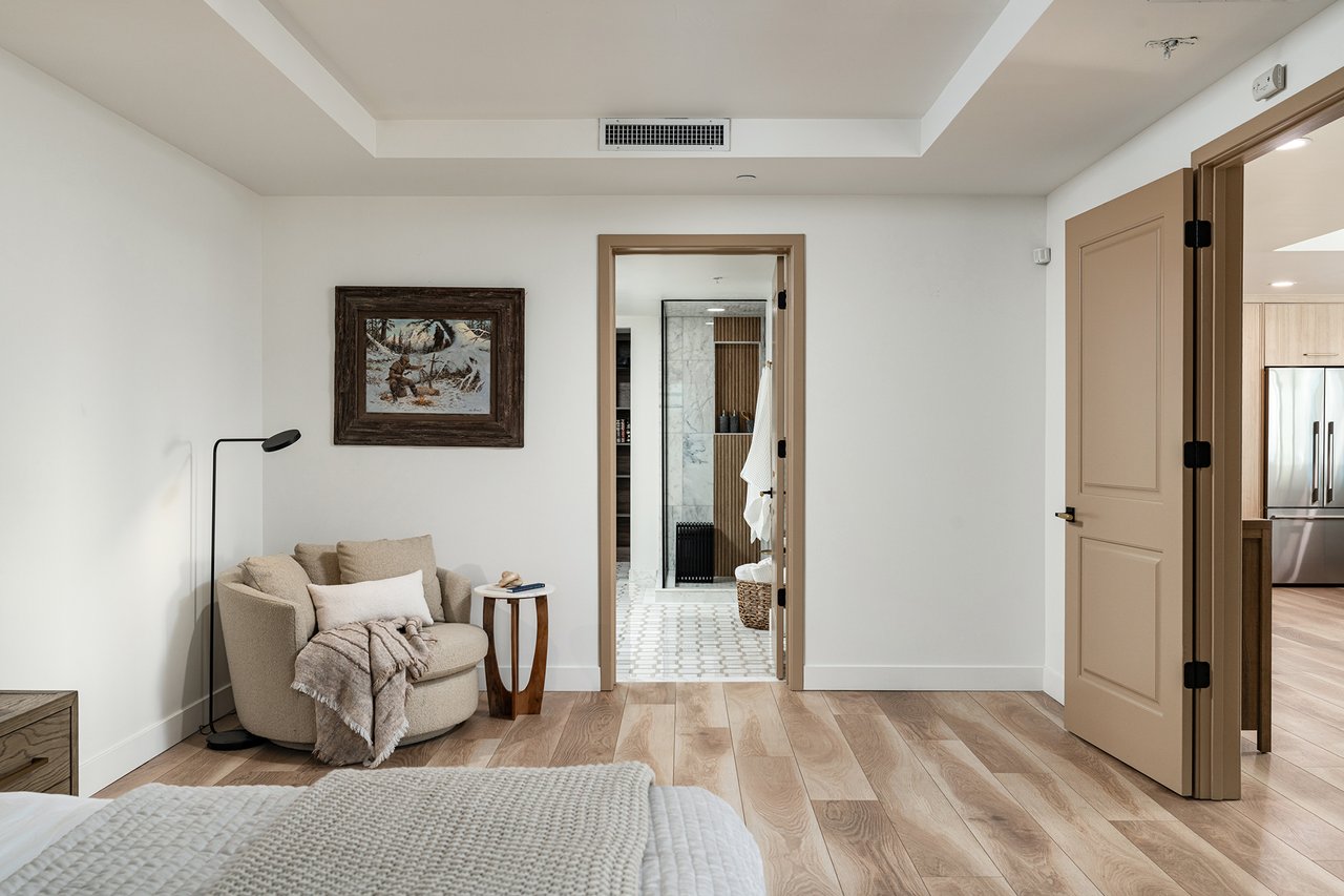 6803 E MAIN Street, 5511