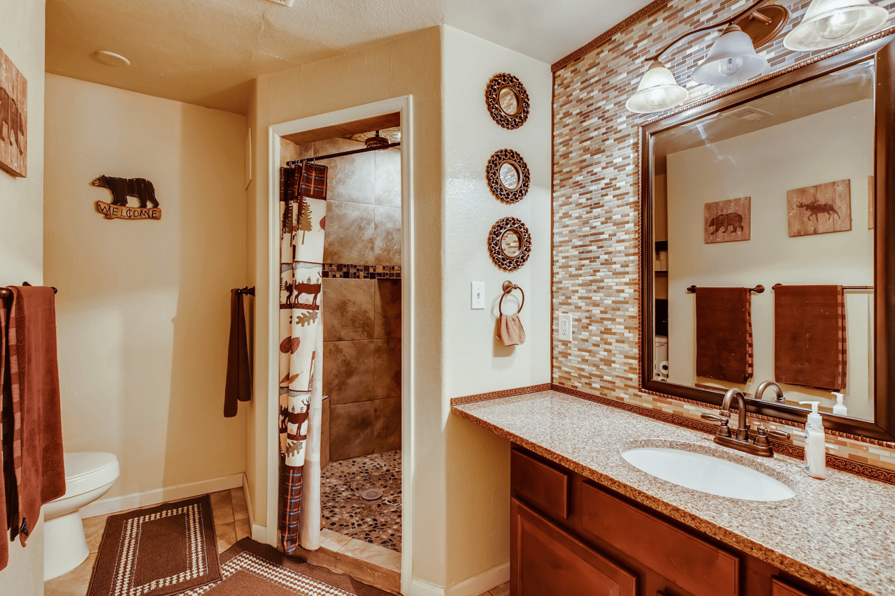 Just Listed: Endless Possibilities in Lakewood!