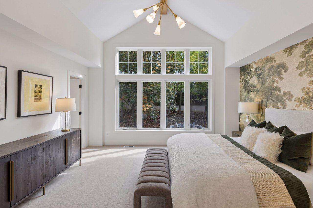 4909 Rolling Green Pkwy, Edina