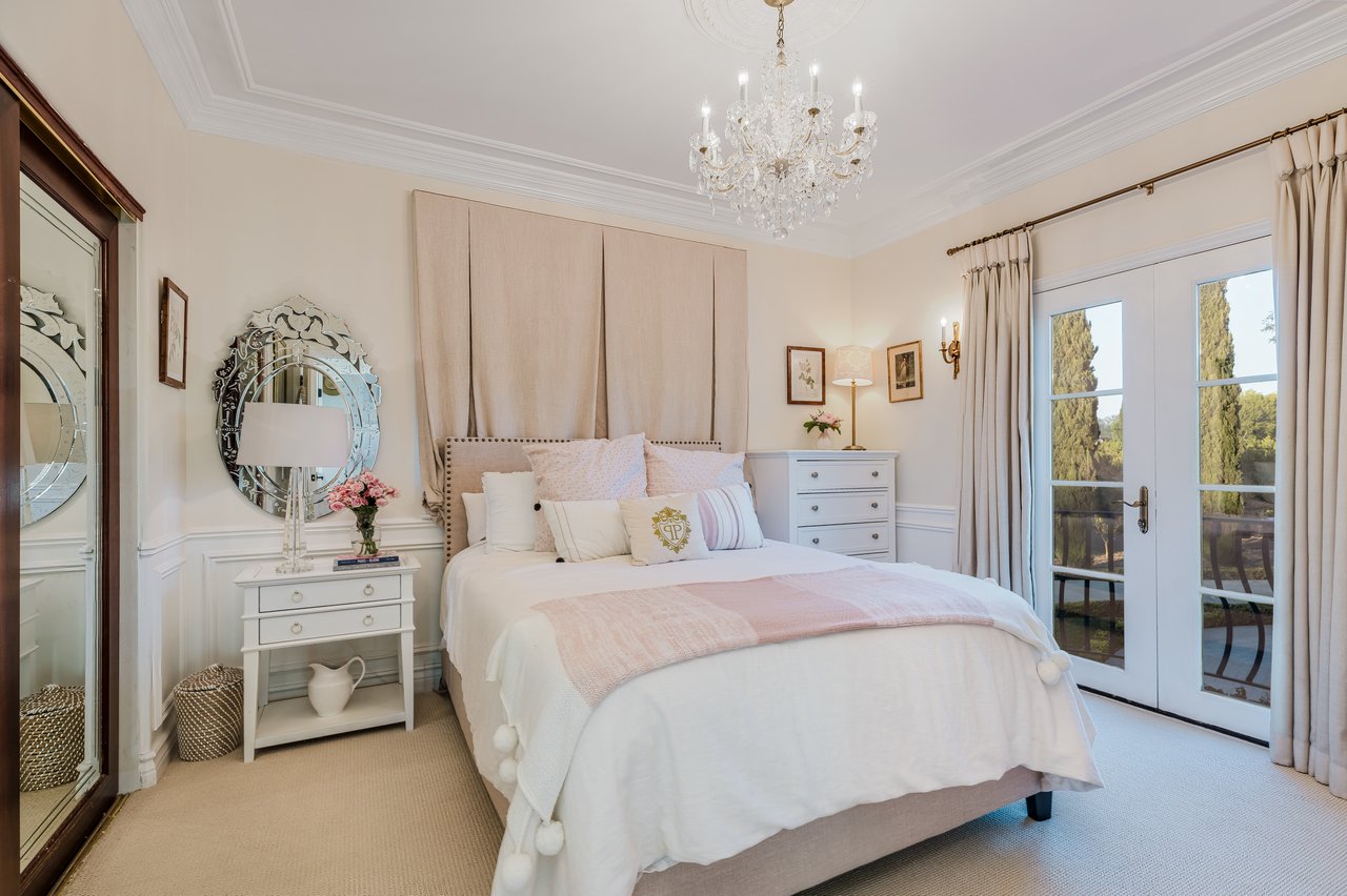 6201 Old Balcom Canyon Rd