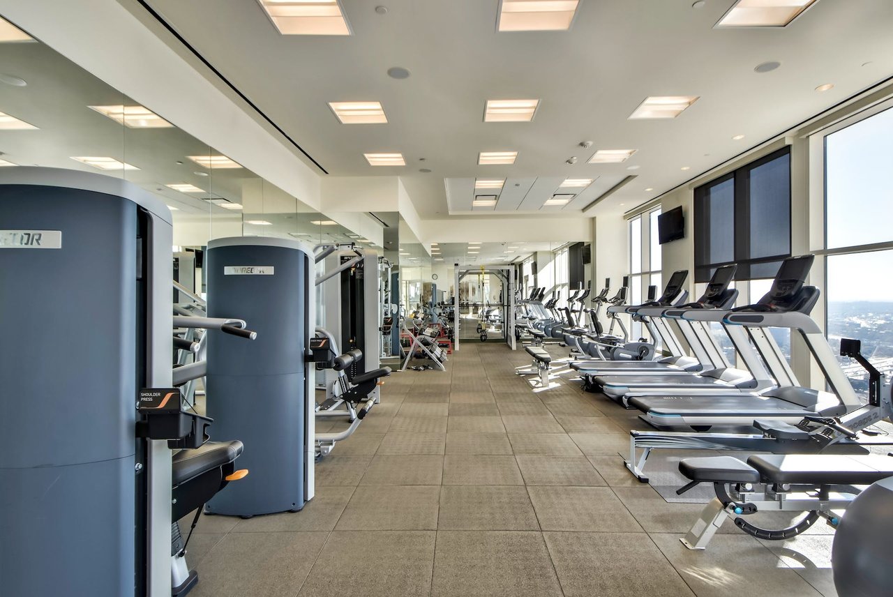 98 San Jacinto Blvd #807