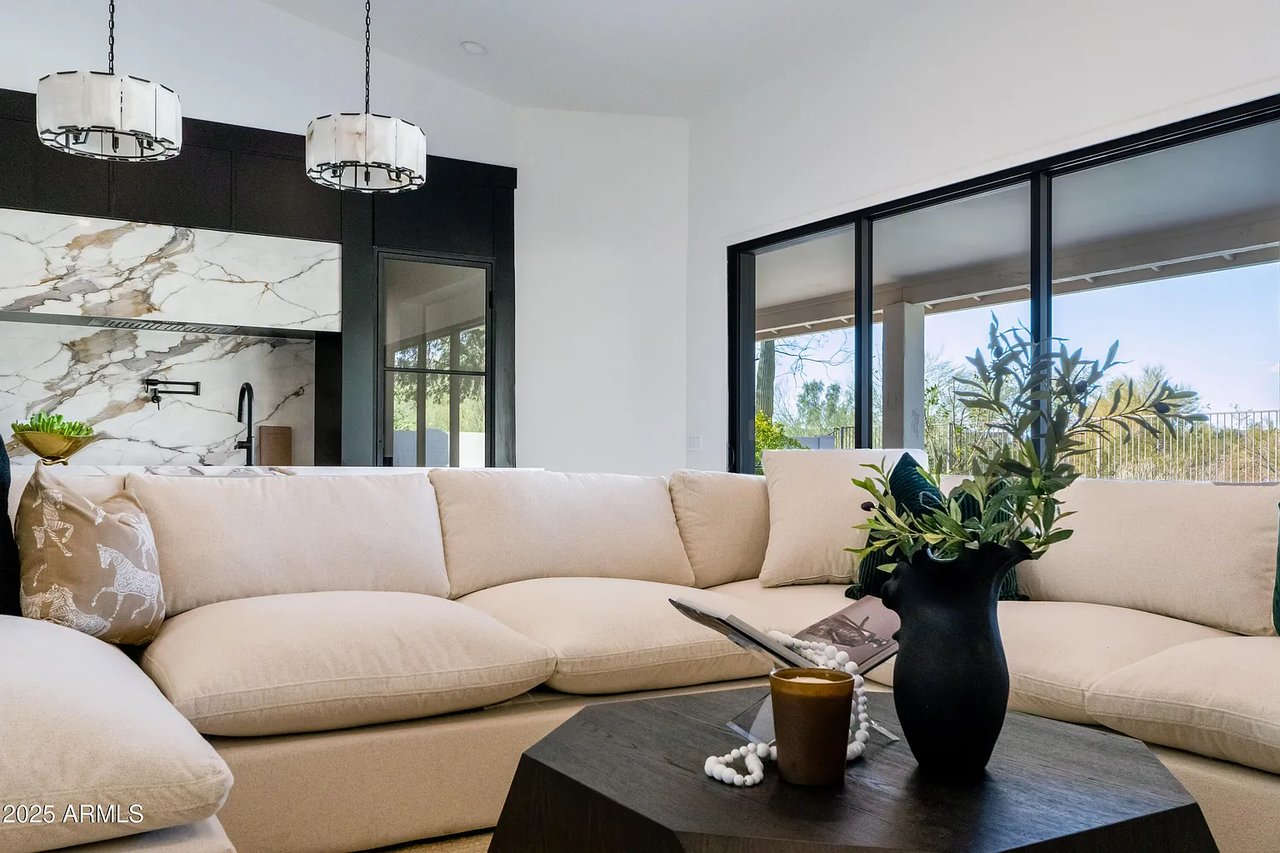 9238 E PALM TREE Drive, Scottsdale