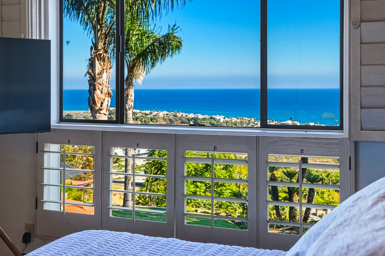 3400 Coast View Dr