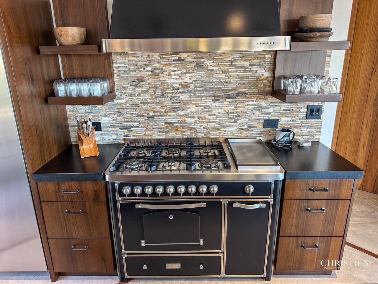 Casa Tres Doces - El Tesoro Development