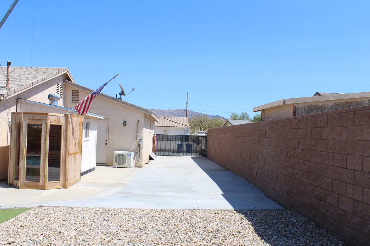 3757 Hiawatha Dr