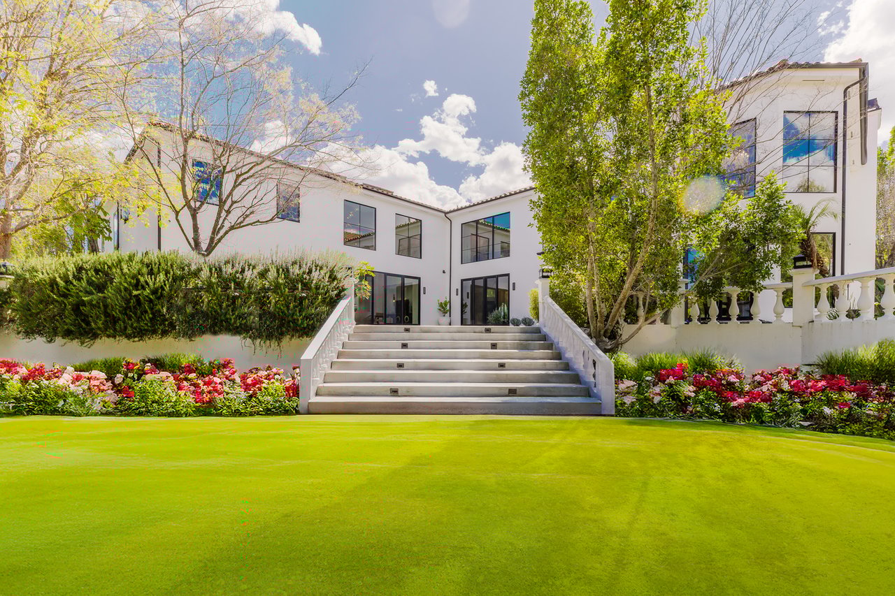 5192 Parkway Calabasas