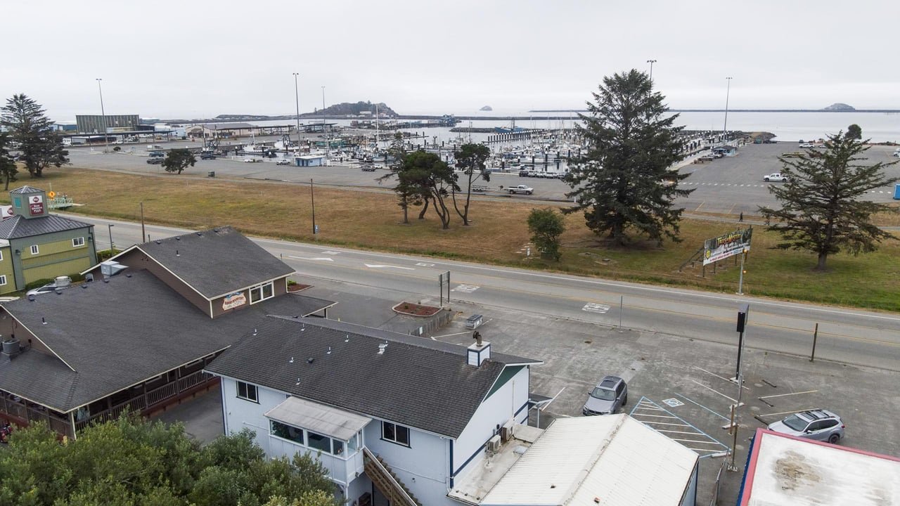 555 Hwy 101 S Apt 3