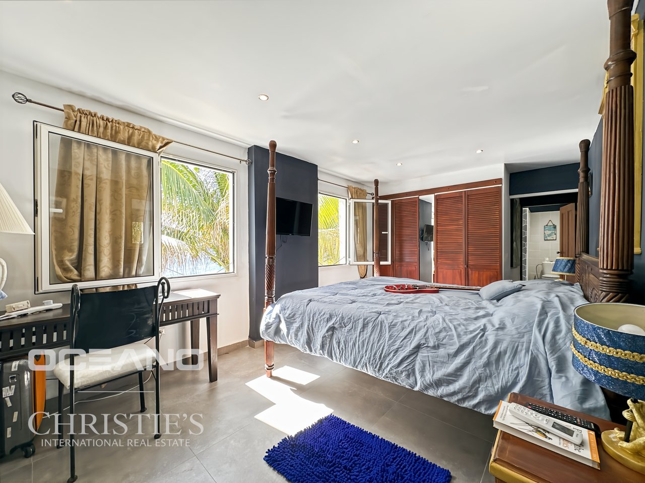 Investment Opportunity – 3-Bedroom Villa with Studio and Independent Unit