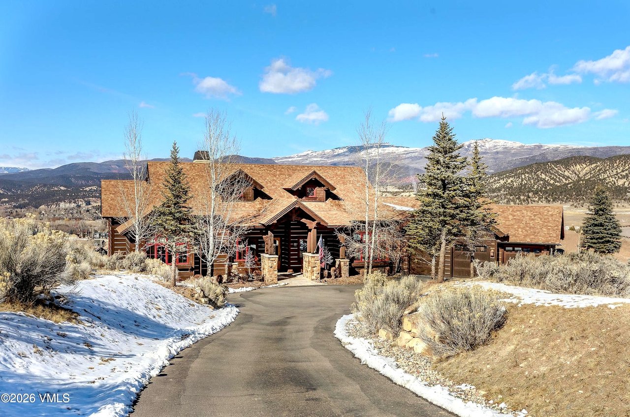 Living In Eagle Ranch: Neighborhood And Lifestyle