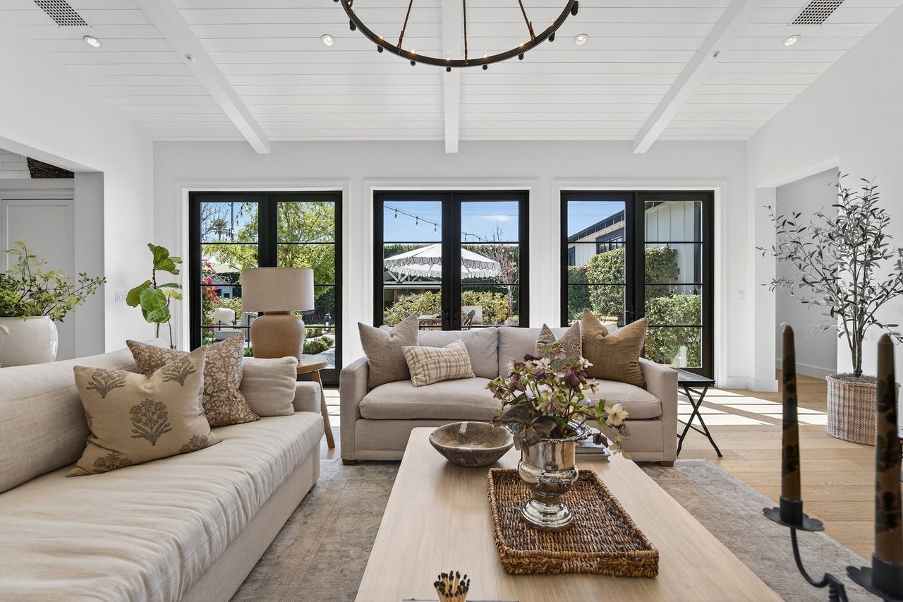 5217 E CALLE REDONDA