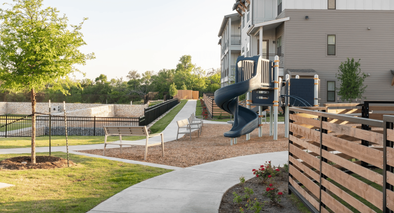 10 weeks free + $2,500 e-gift card