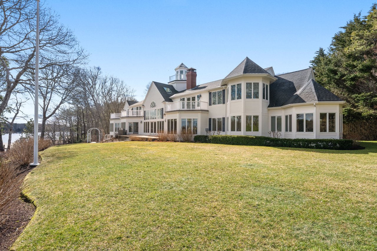 Breathtaking views over West Bay and Eel River