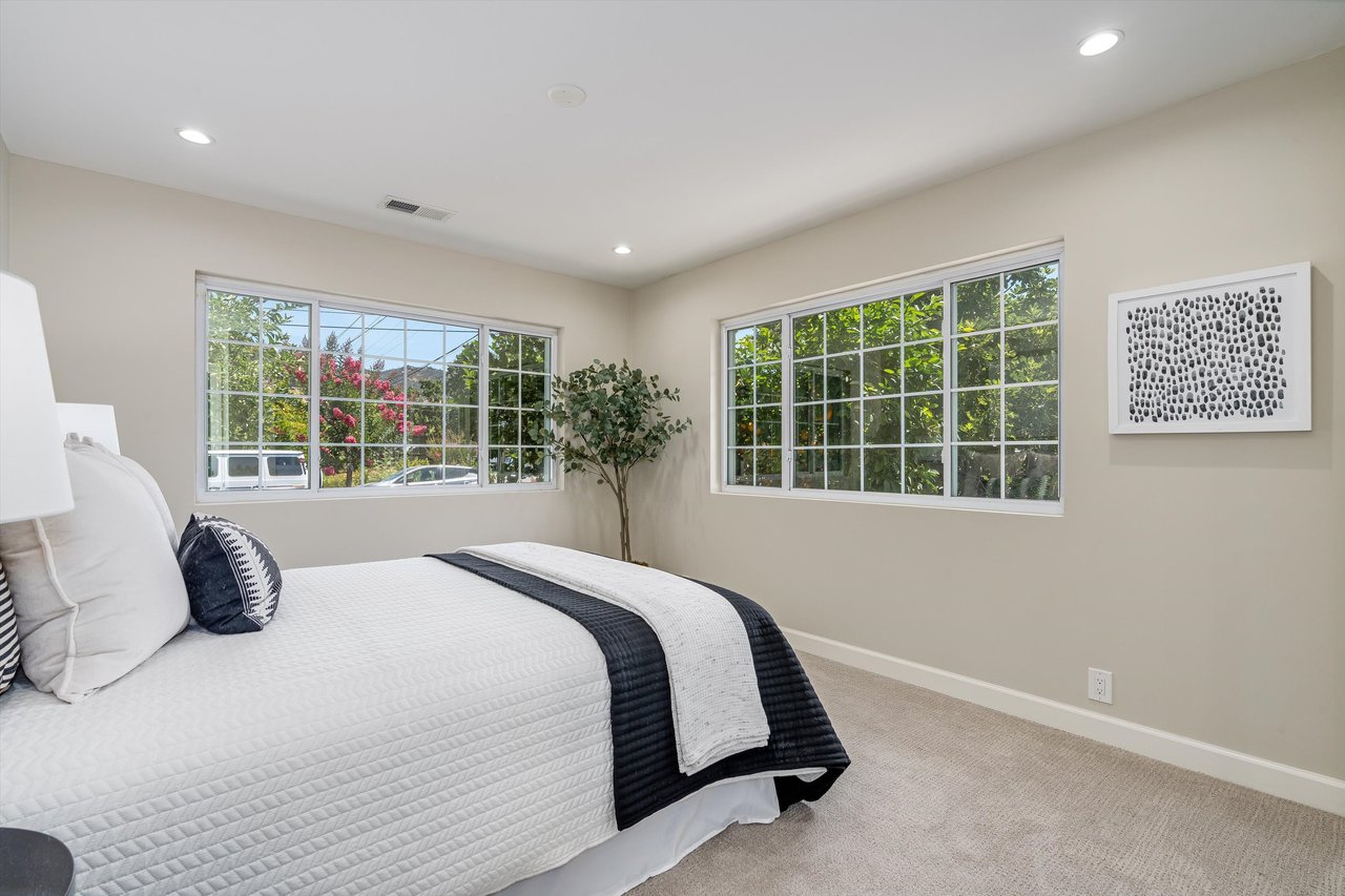 Impeccable Calistoga Home