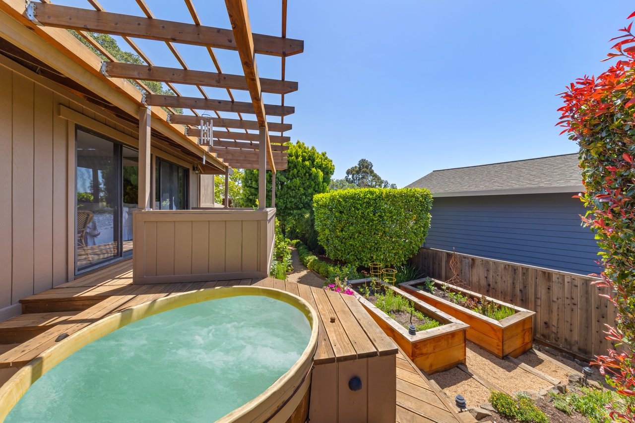Inviting and Updated - Picturesque Grounds