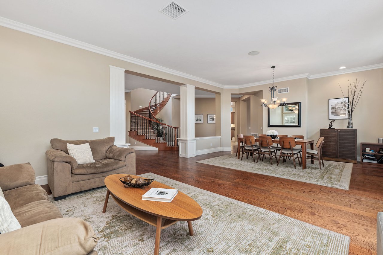 5275 Raven Hill Point